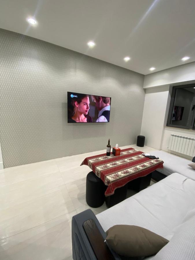 Holiday Centrum Yerevan Ngoại thất bức ảnh