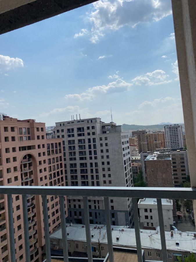Holiday Centrum Yerevan Ngoại thất bức ảnh