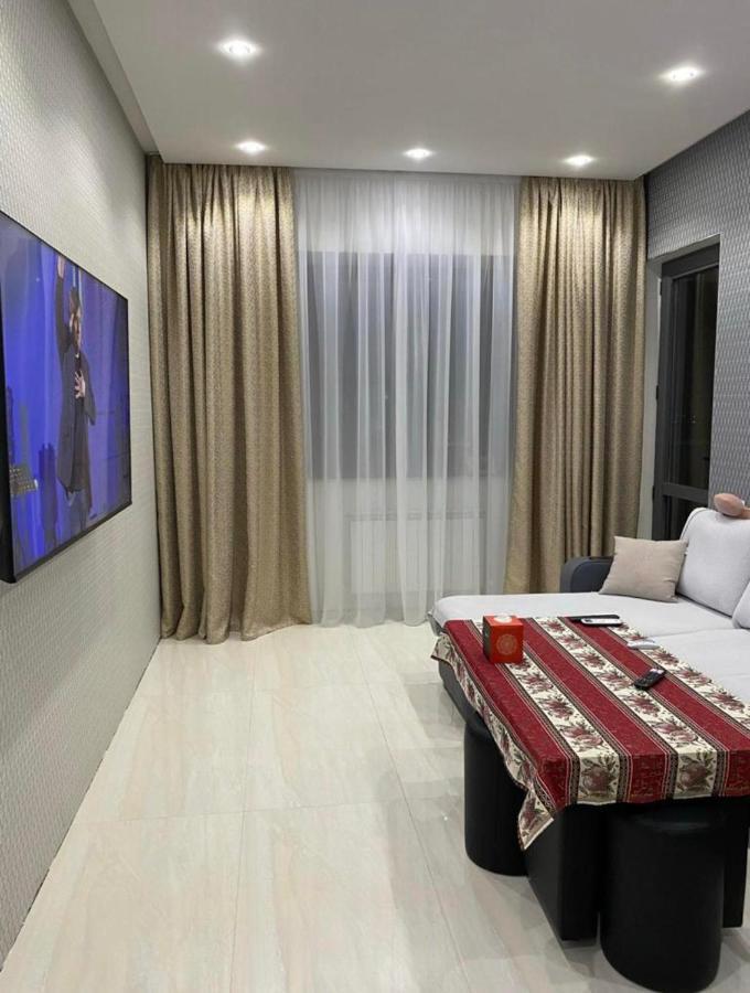 Holiday Centrum Yerevan Ngoại thất bức ảnh